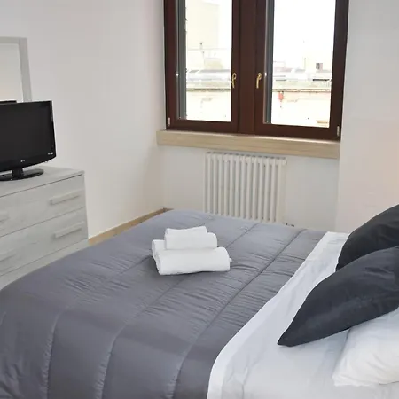 House Apartment *
